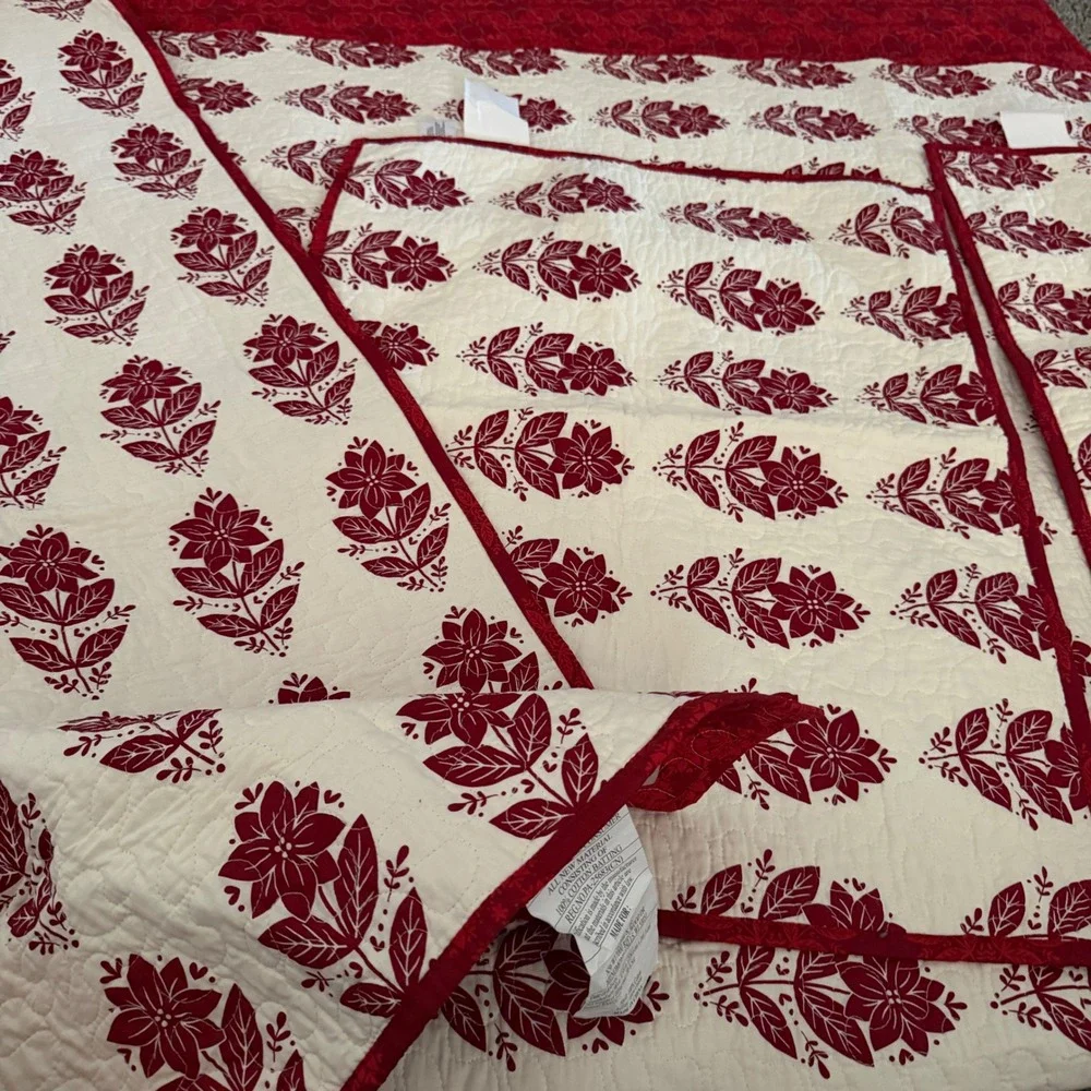 St Nicholas Square Red Floral Quilt Set Full Queen 3pc Reversible Cotton Holiday
